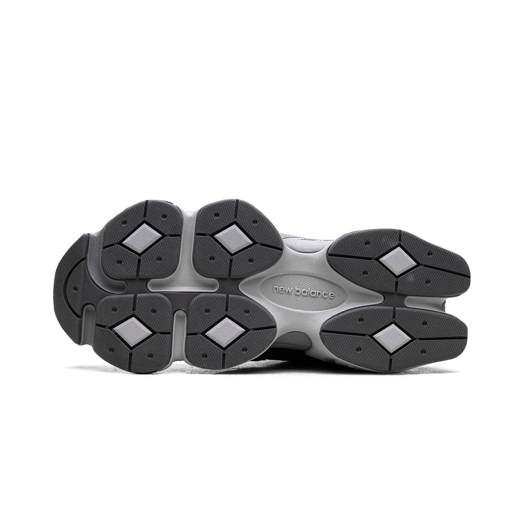 9060 "Black / Castlerock"