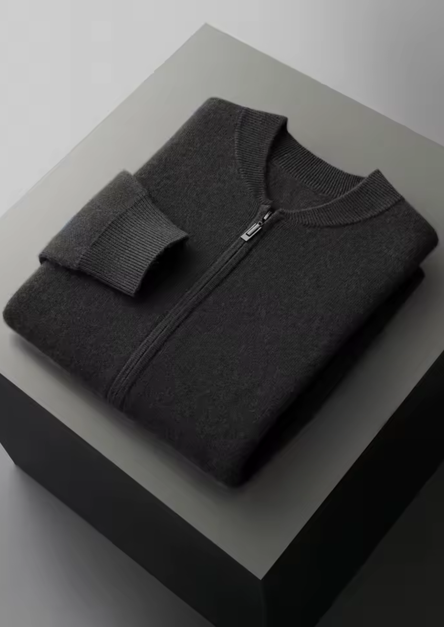 Pure Extra-Fine Merino Wool Black Falconi Set