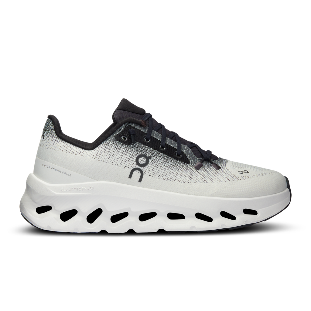 Cloudtilt Black | Ivory