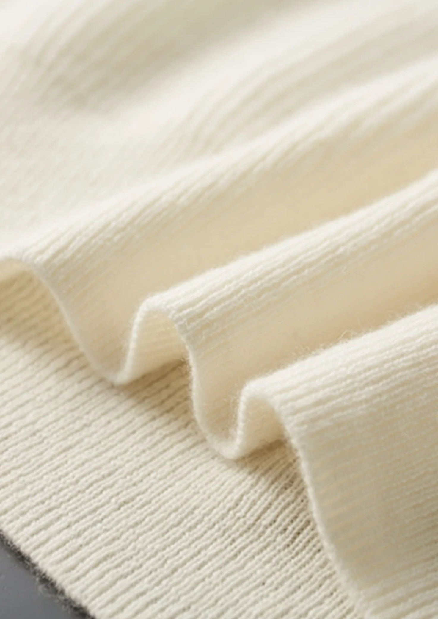 Premium Cashmere Classic Ribbed Henley Sweater