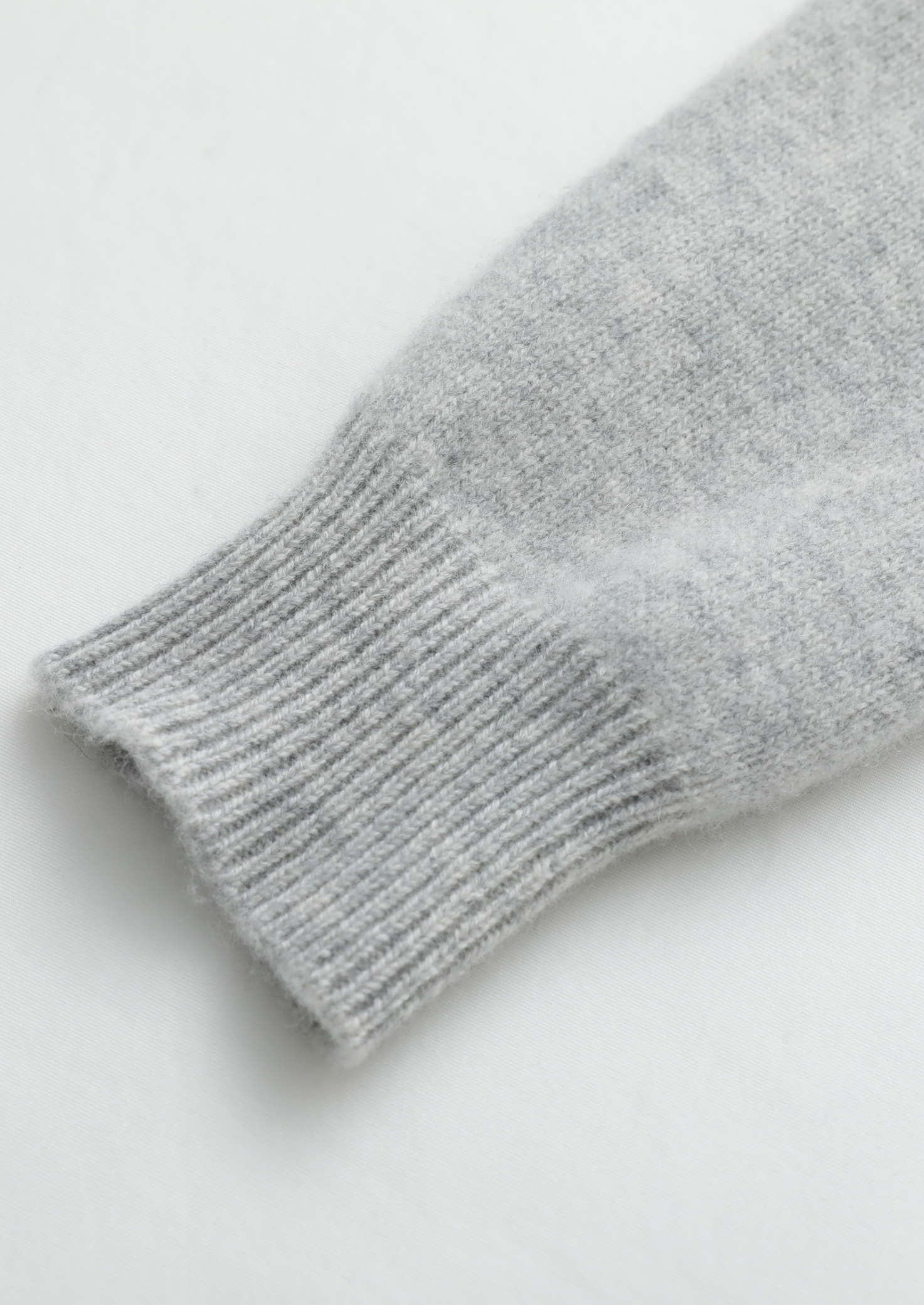 Pure Extra-Fine Merino Wool Light Gray Luzzo Set