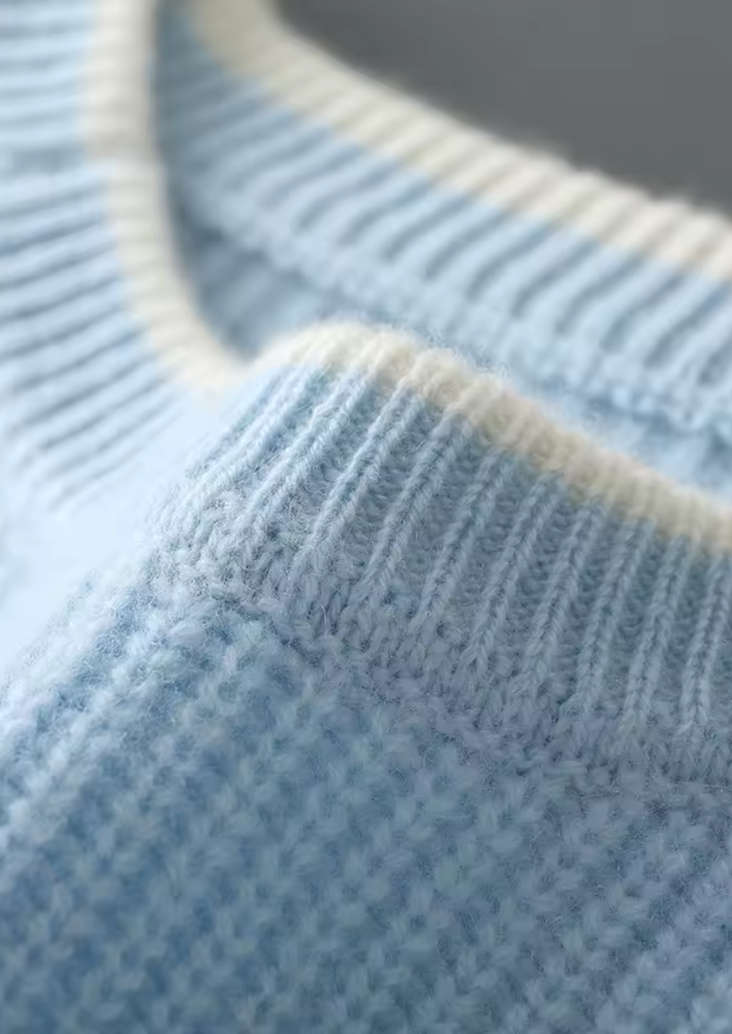 Pure Extra-Fine Merino Wool Two Tone Crewneck