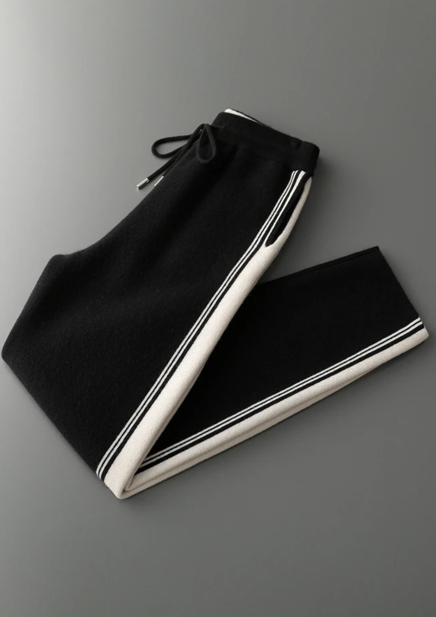 Pure Extra-Fine Merino Wool Black Damien Set