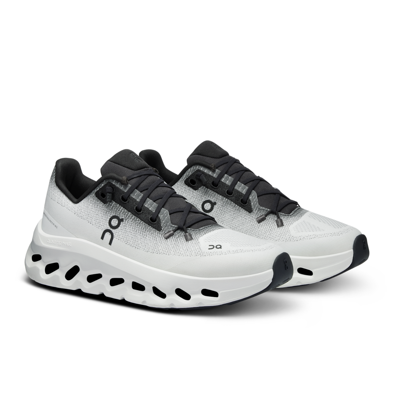 Cloudtilt Black | Ivory