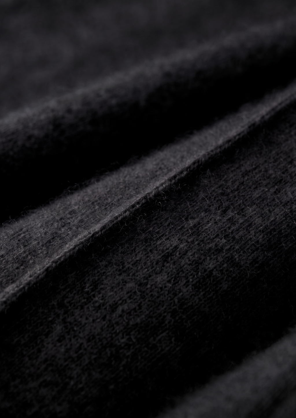 Pure Extra-Fine Merino Wool Black Luzzo Set