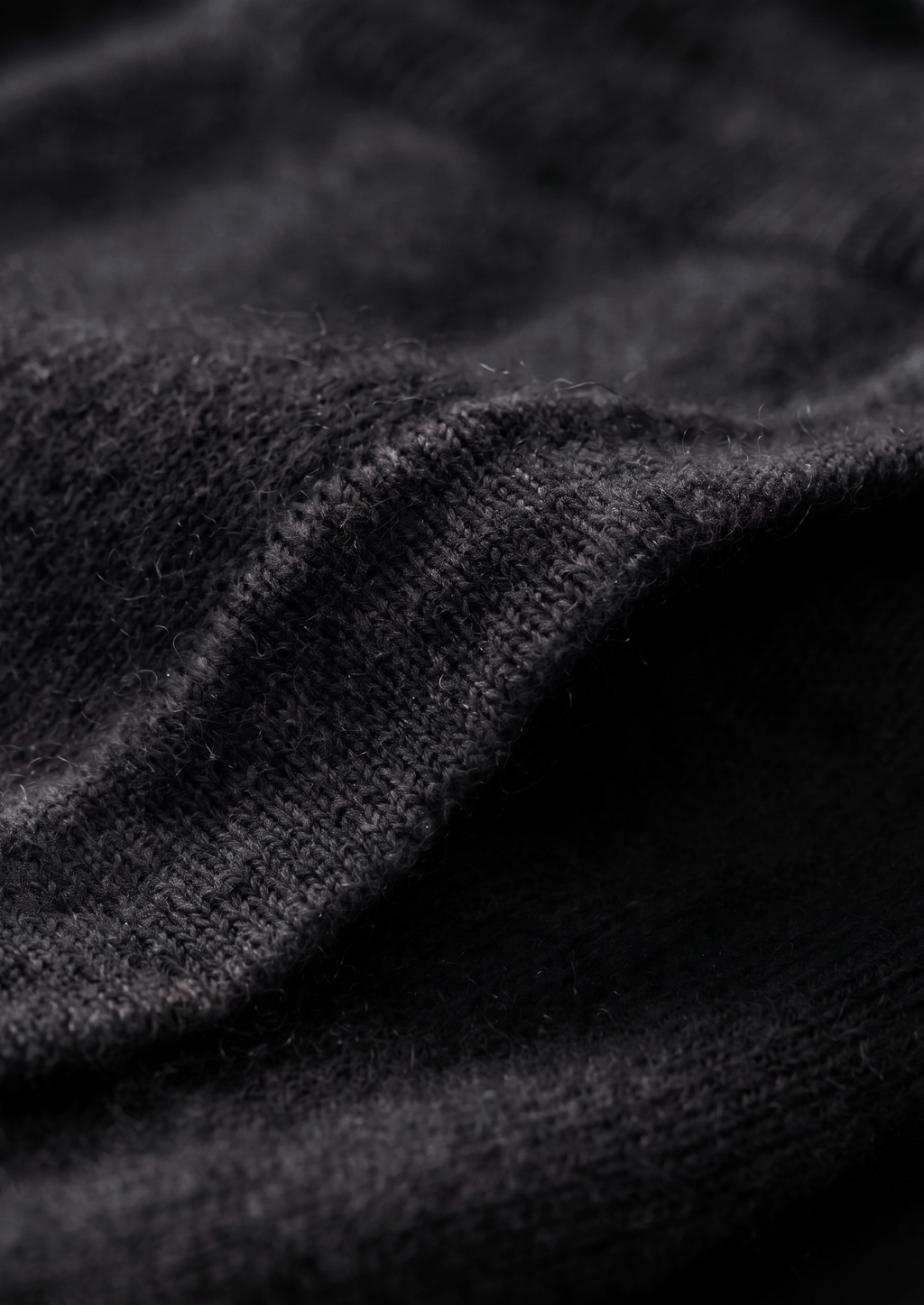 Pure Extra-Fine Merino Wool Black Luzzo Set