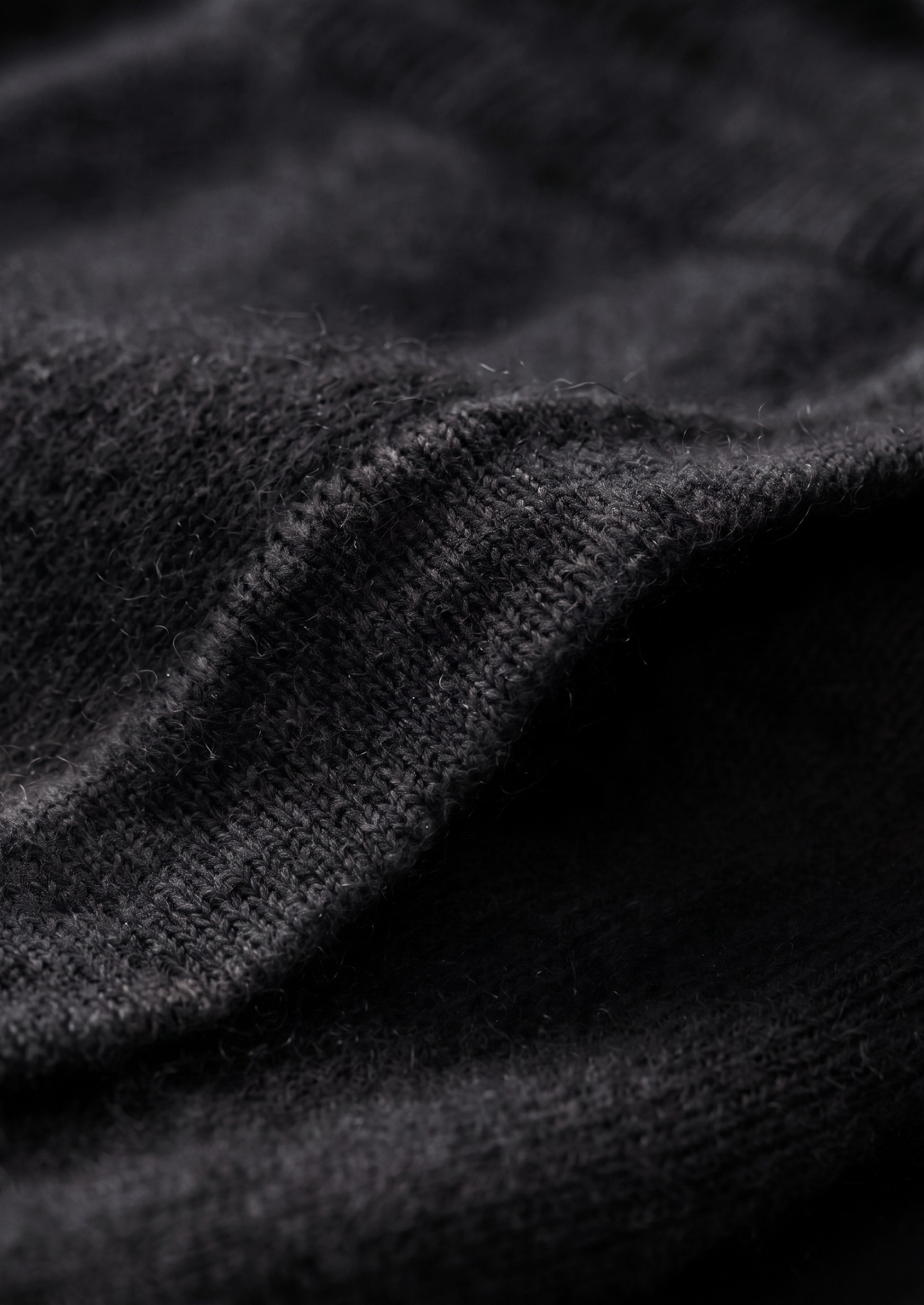 Pure Extra-Fine Merino Wool Black Luzzo Set
