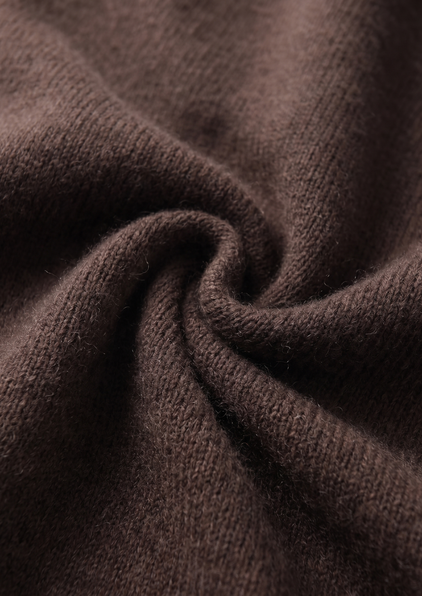 Pure Extra-Fine Merino Wool Dark Brown Luzzo Set
